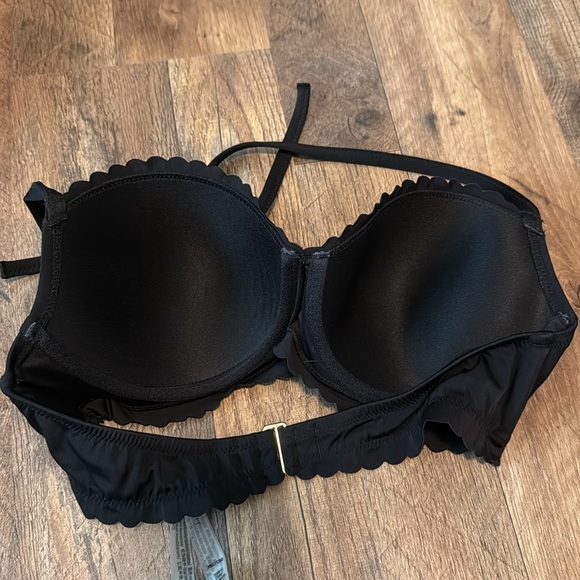 Victoria’s Secret swim top 36c black - Picture 2 of 3